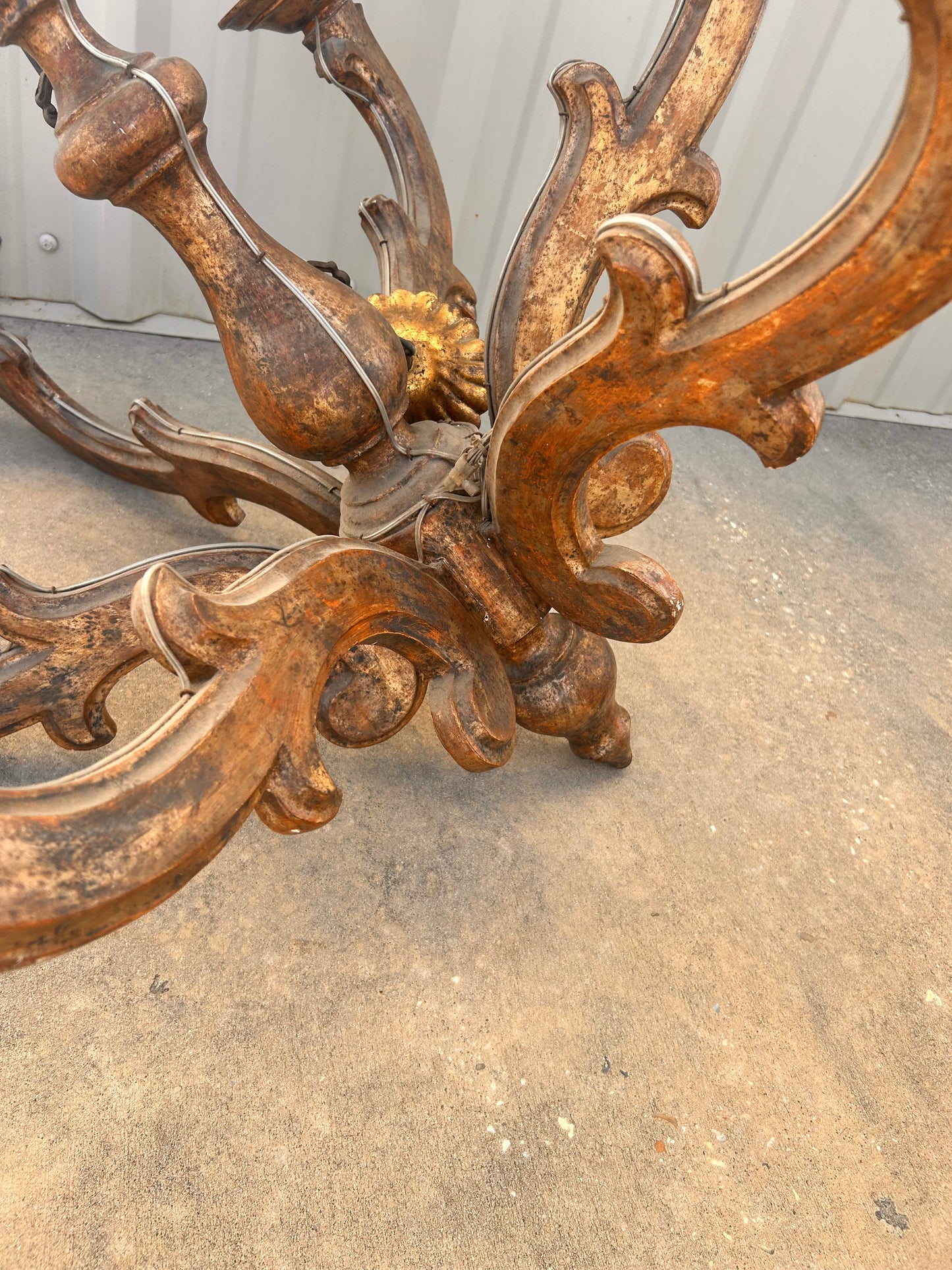 Central column and finial detail