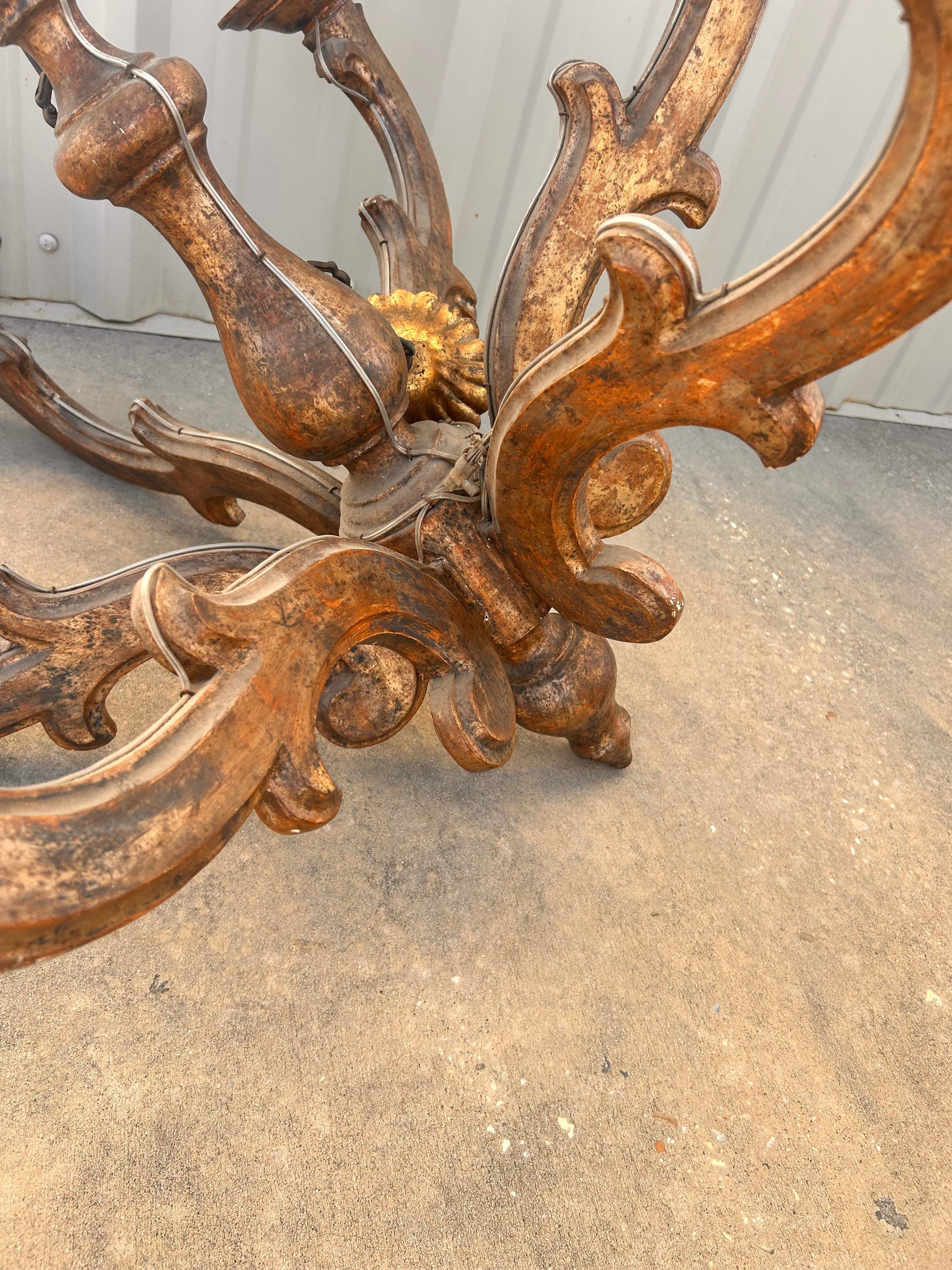 Central column and finial detail