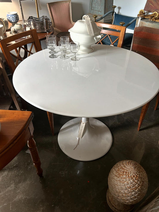 MCM Tulip Table